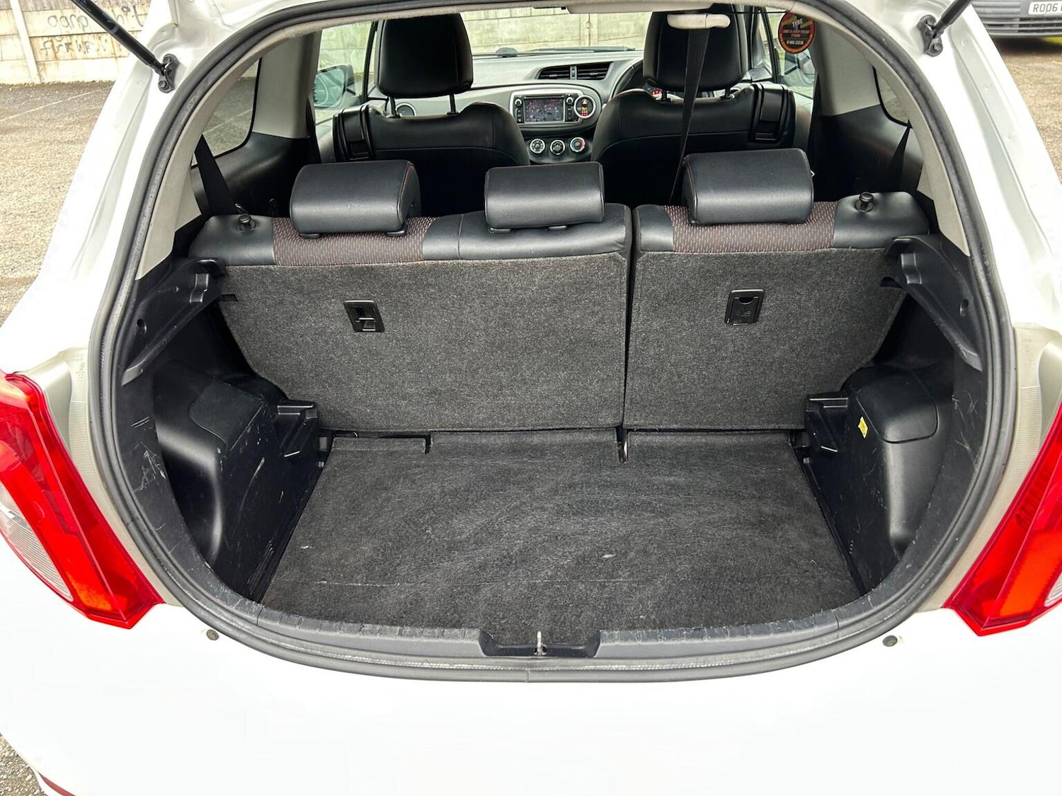 Used Toyota Yaris 2012 for sale - 76963399: Photo 35