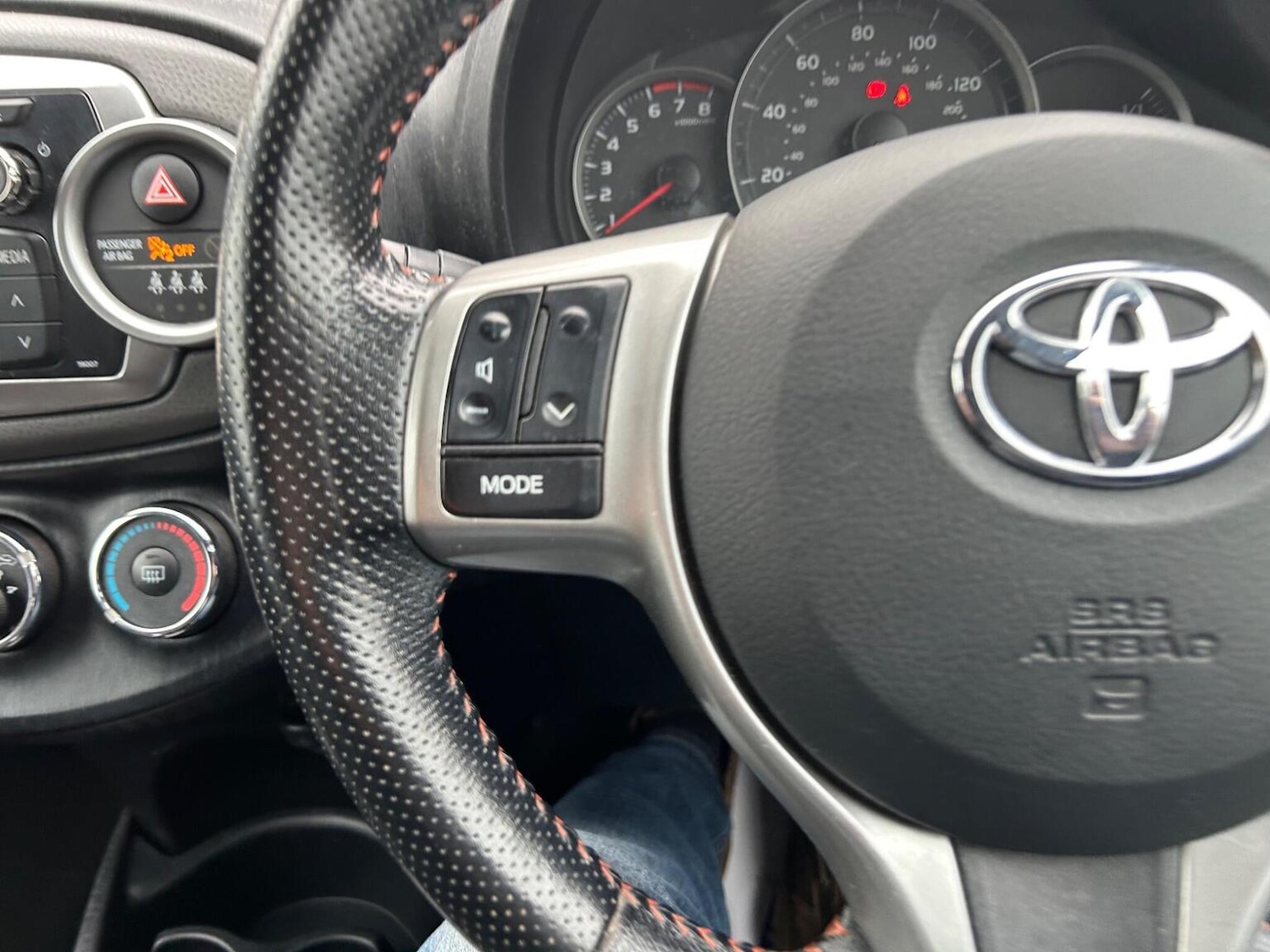 Used Toyota Yaris 2012 for sale - 76963399: Photo 37