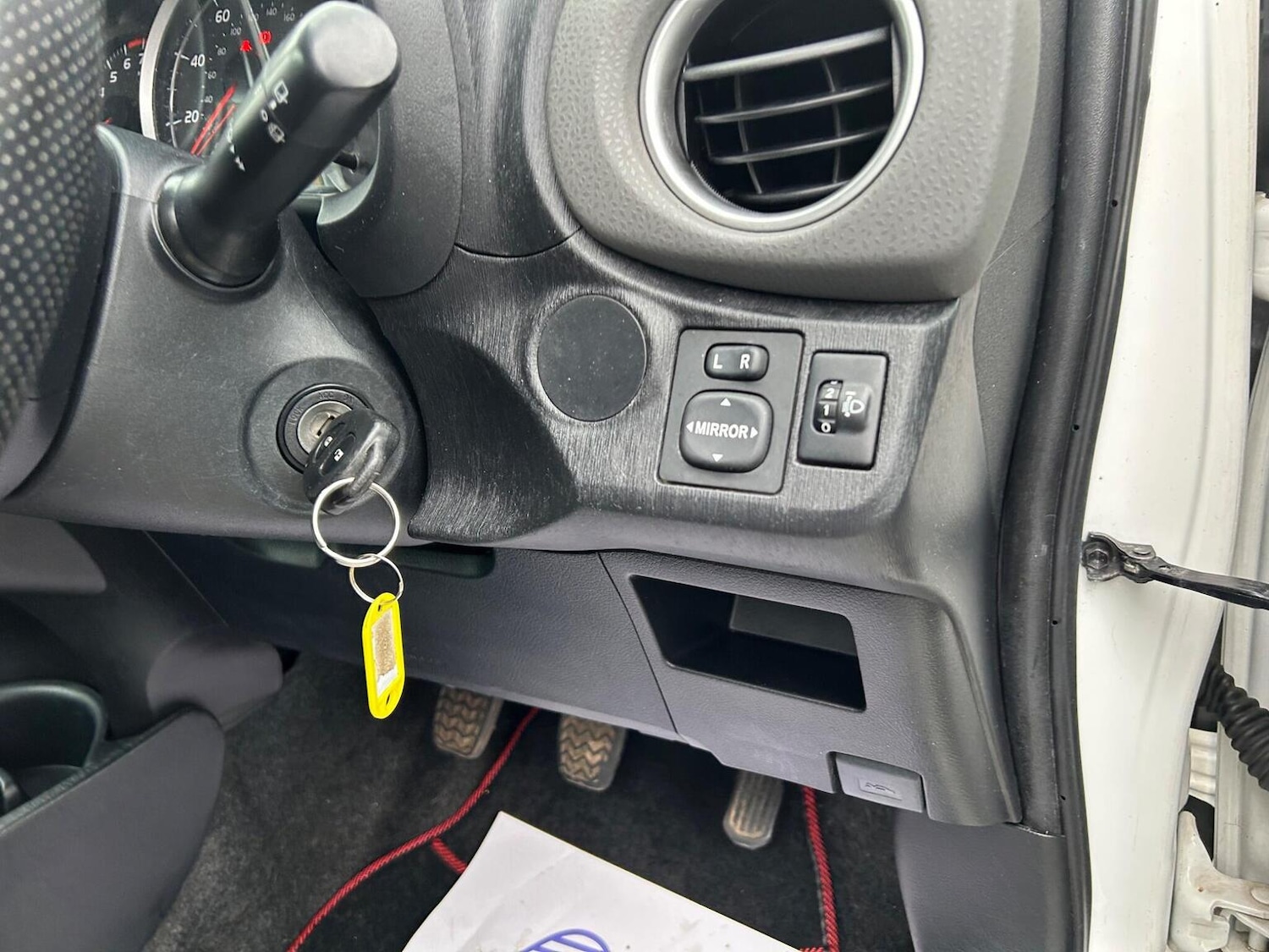 Used Toyota Yaris 2012 for sale - 76963399: Photo 42