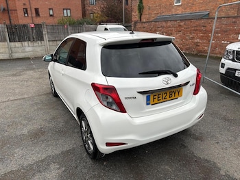 Used Toyota Yaris 2012 for sale - 76963399: Photo