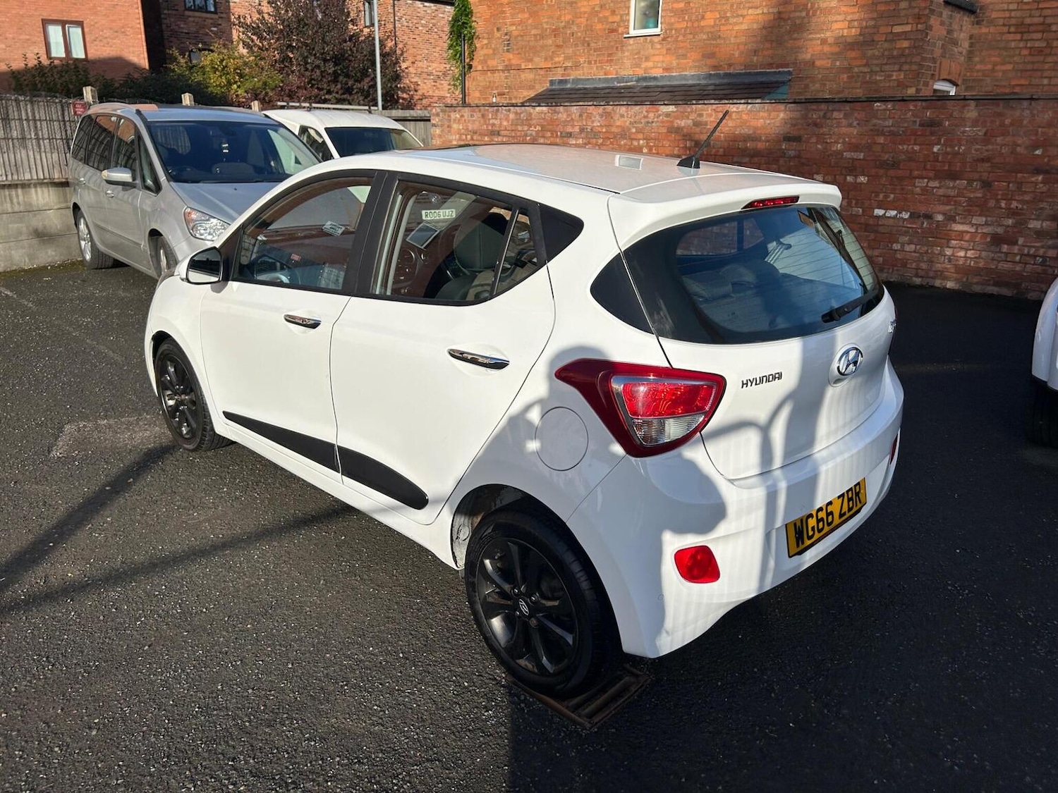 Used Hyundai i10 2016 for sale - 77052994: Photo 4