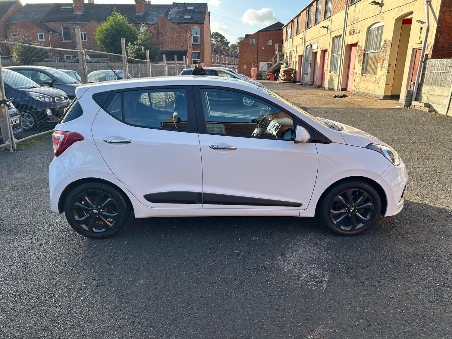 Used Hyundai i10 2016 for sale - 77052994: Photo 8