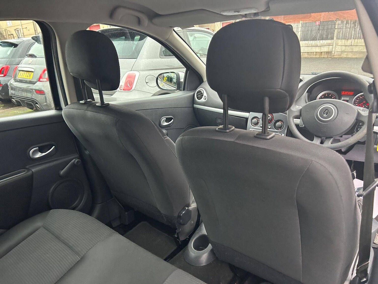 Used Renault Clio 2012 for sale - 76963273: Photo 17