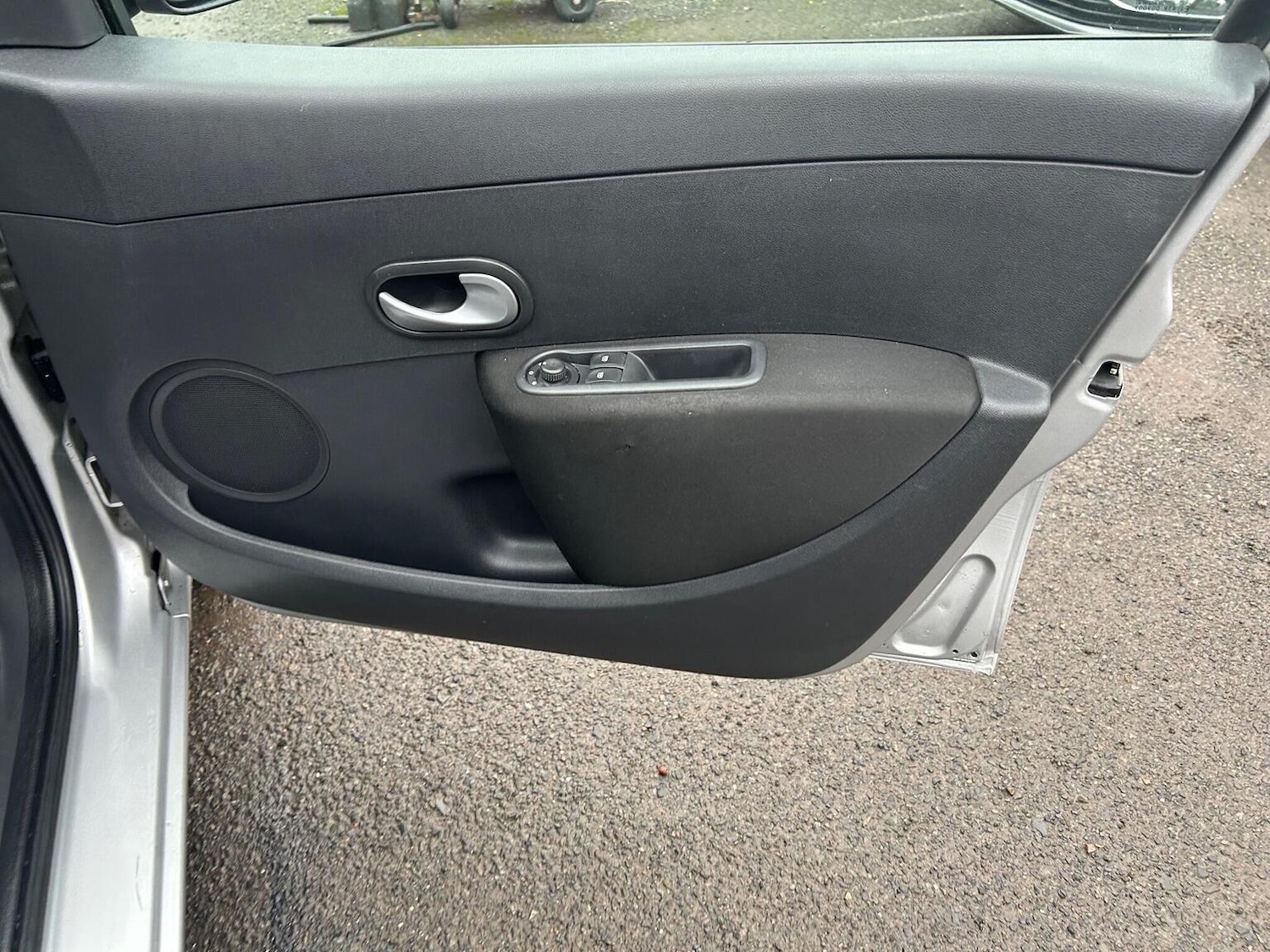 Used Renault Clio 2012 for sale - 76963273: Photo 23