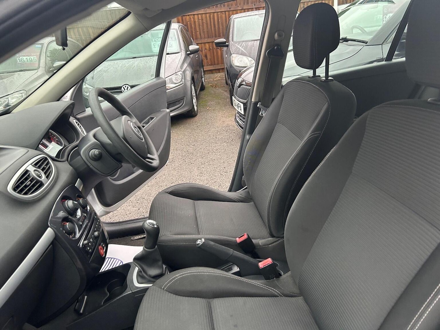 Used Renault Clio 2012 for sale - 76963273: Photo 38