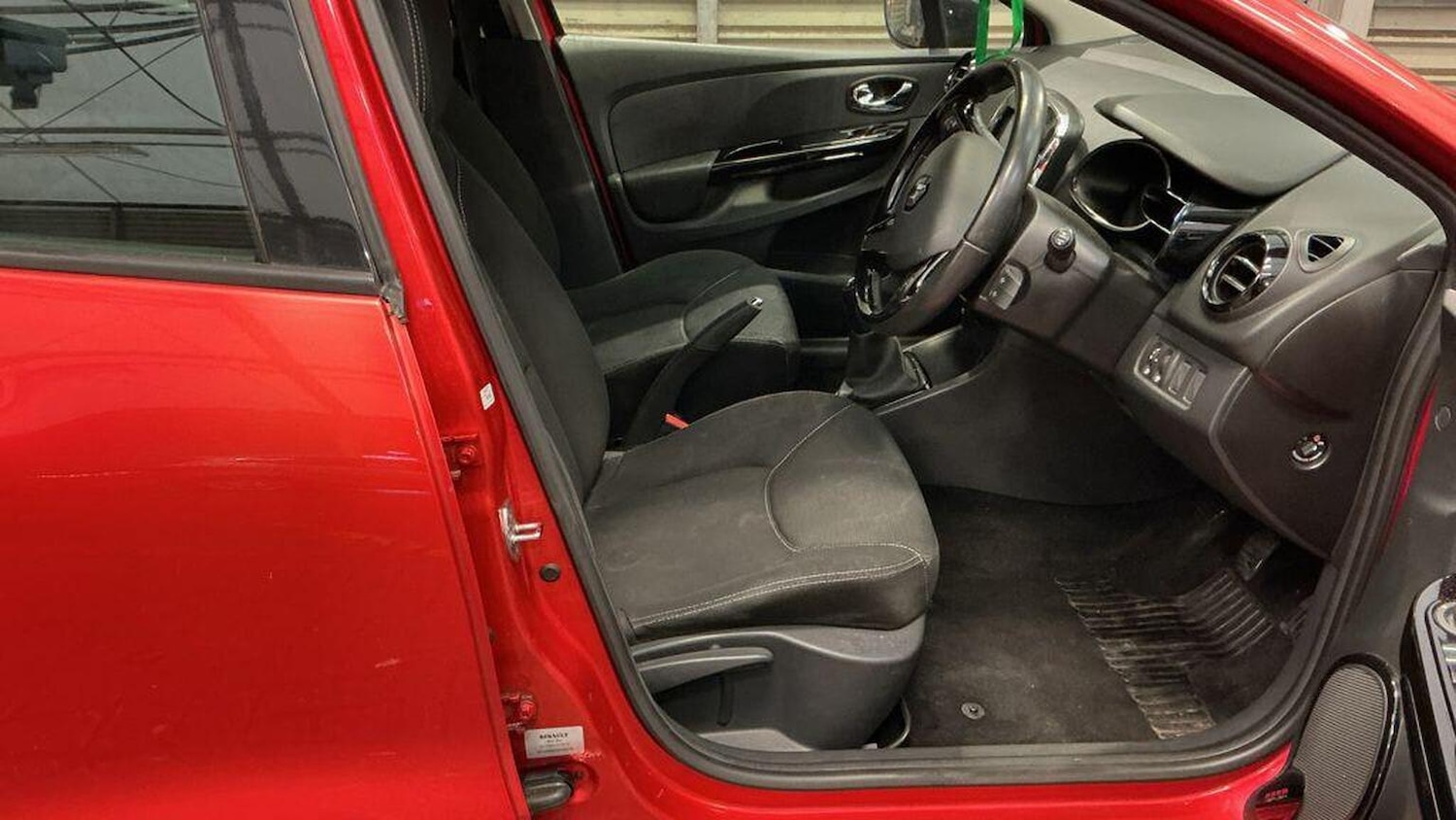 Used Renault Clio 2015 for sale - 77535957: Photo 10