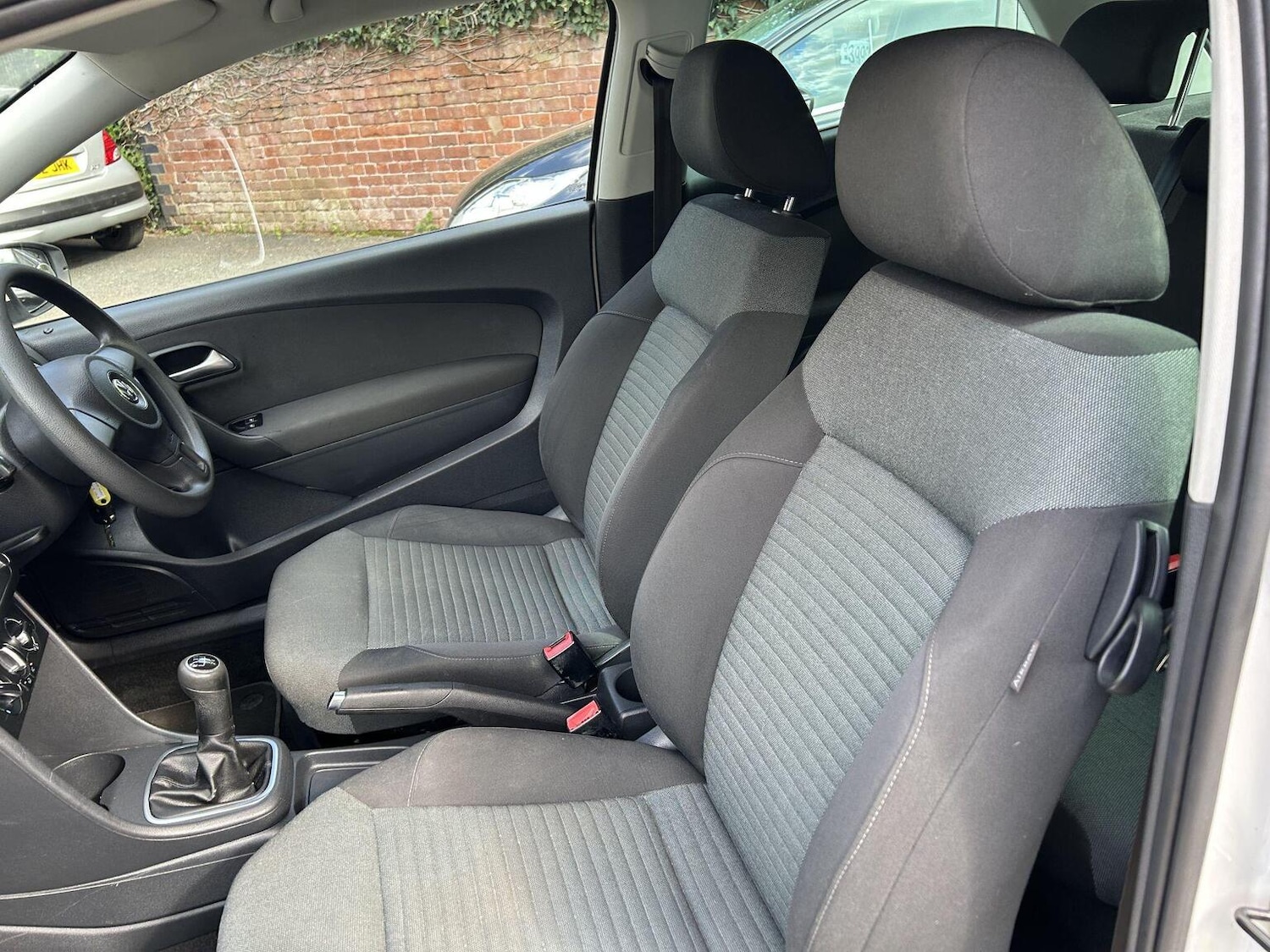 Used Volkswagen Polo 2011 for sale - 78070507: Photo 32