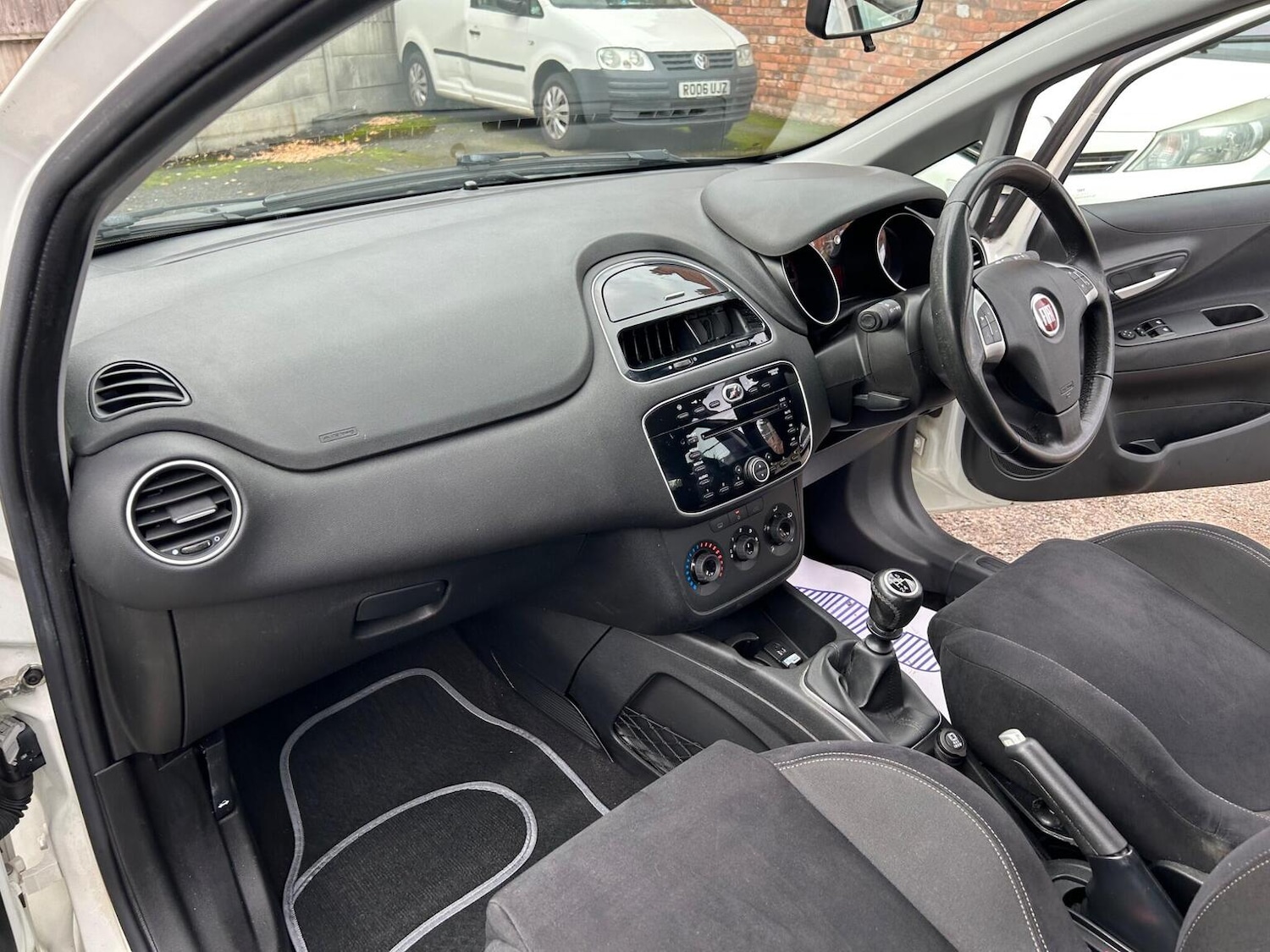 Used Fiat Punto 2015 for sale - 76963253: Photo 15