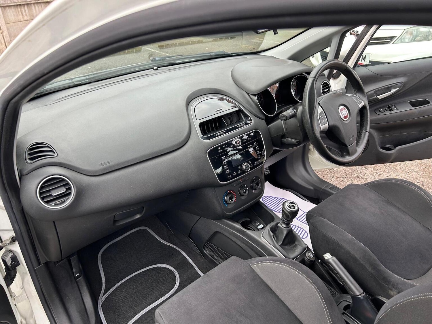 Used Fiat Punto 2015 for sale - 76963253: Photo 16