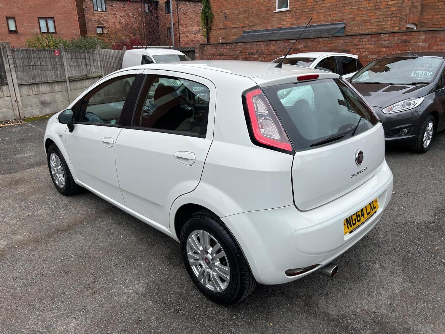 Used Fiat Punto 2015 for sale - 76963253: Photo 4