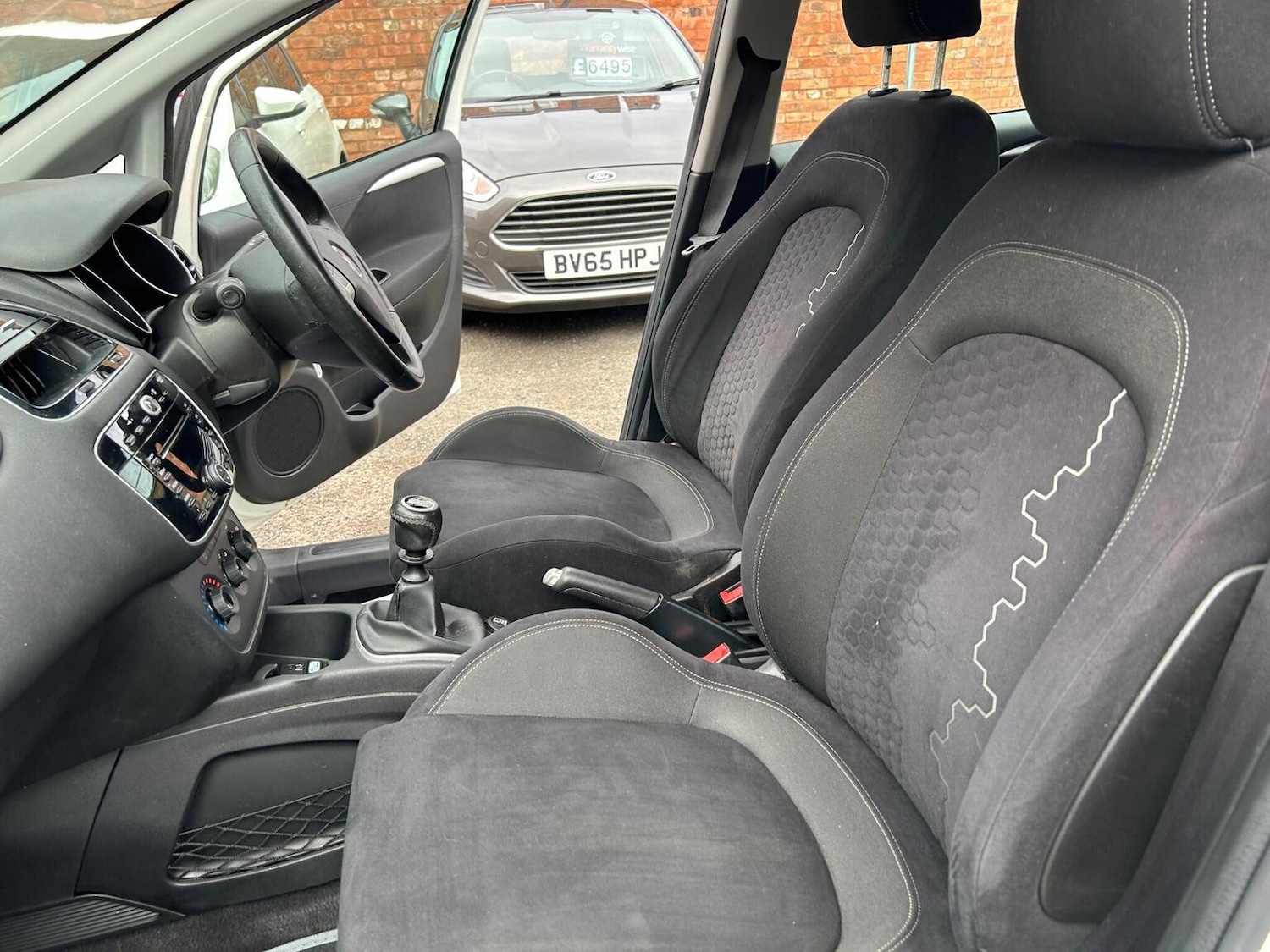 Used Fiat Punto 2015 for sale - 76963253: Photo 40