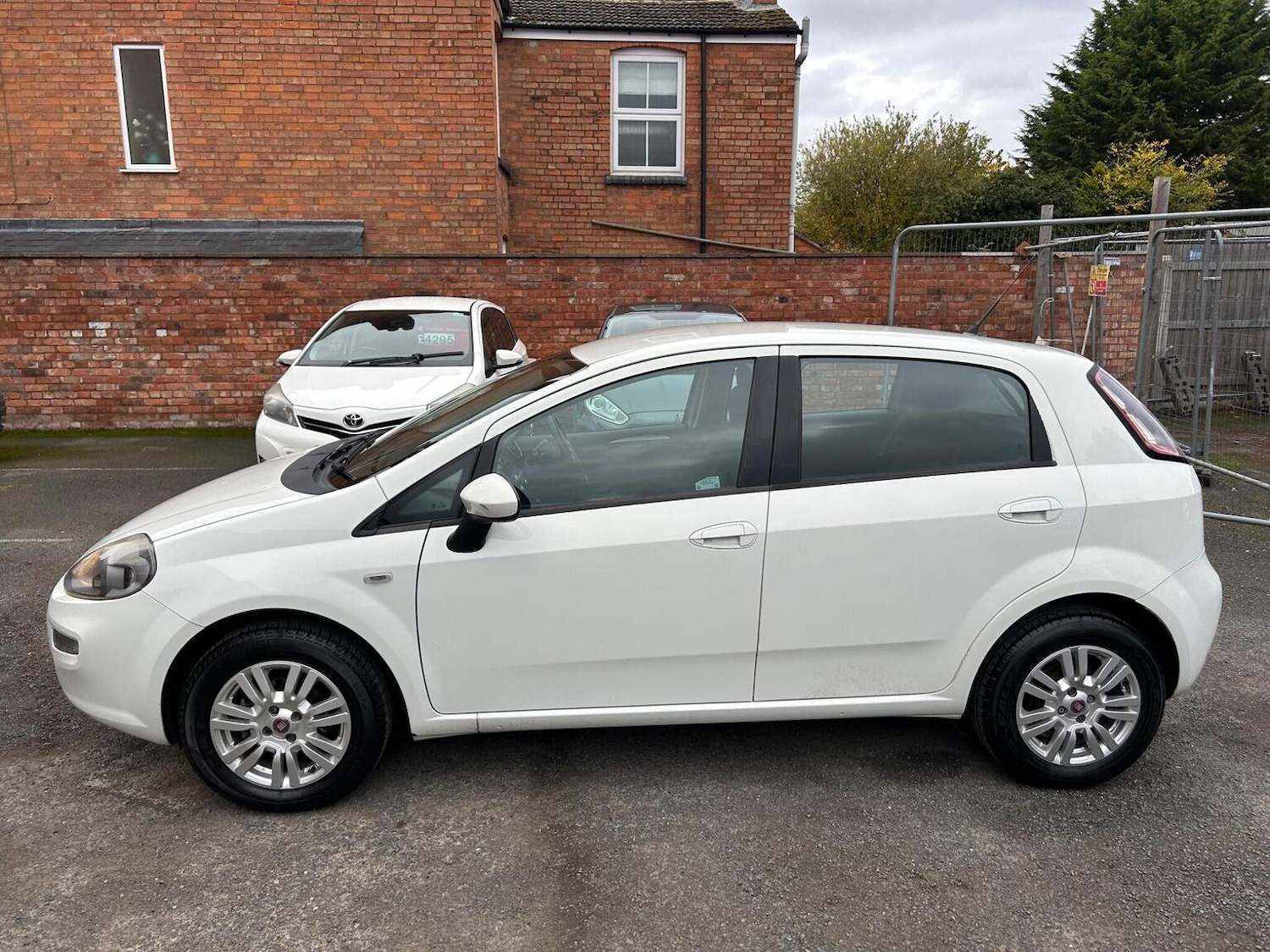 Used Fiat Punto 2015 for sale - 76963253: Photo 7