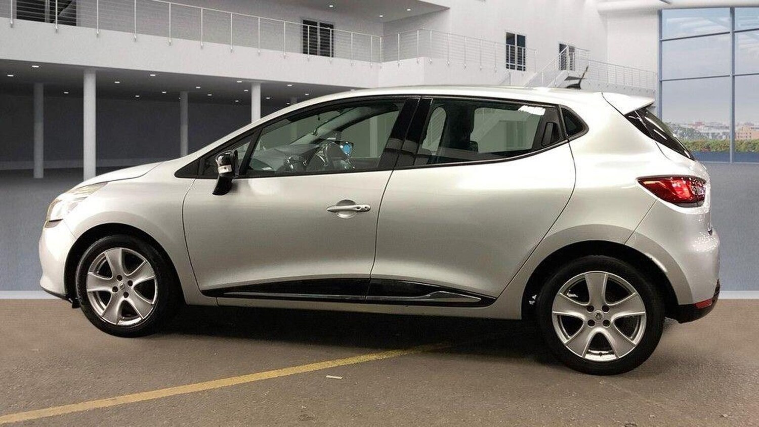 Used Renault Clio 2014 for sale - 77423351: Photo 6