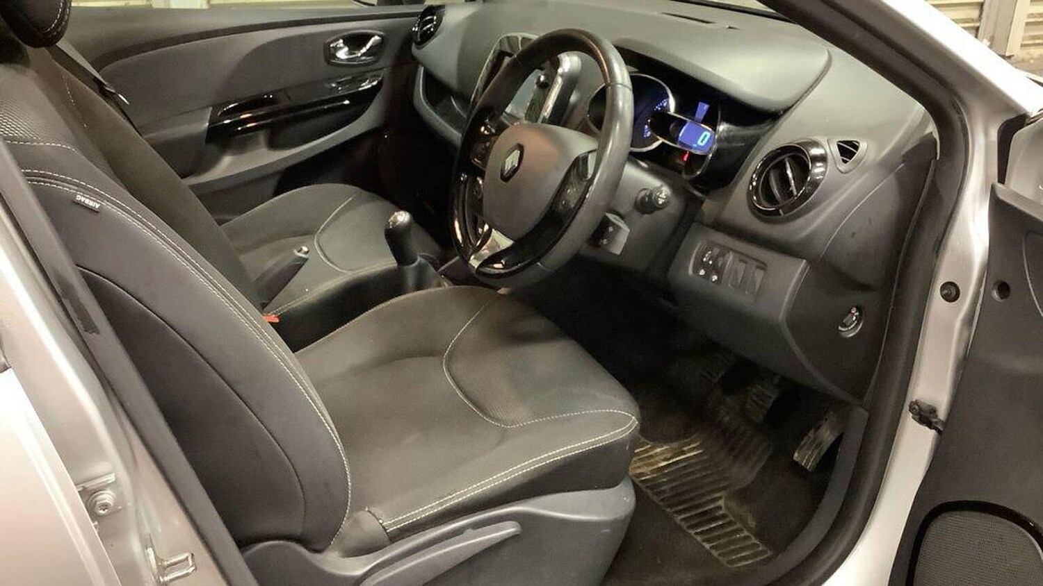 Used Renault Clio 2014 for sale - 77423351: Photo 7