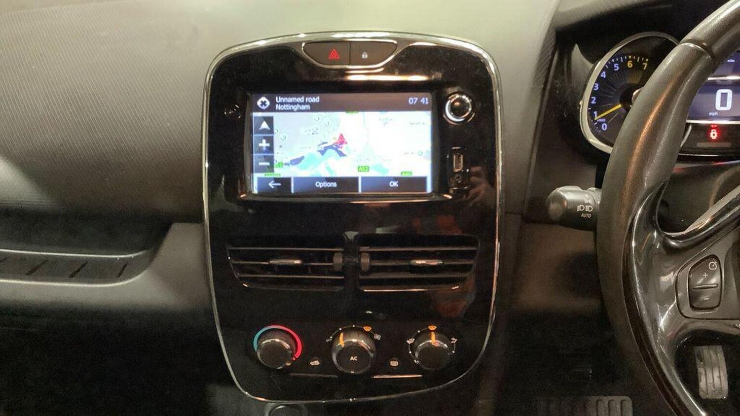 Used Renault Clio 2014 for sale - 77423351: Photo 9