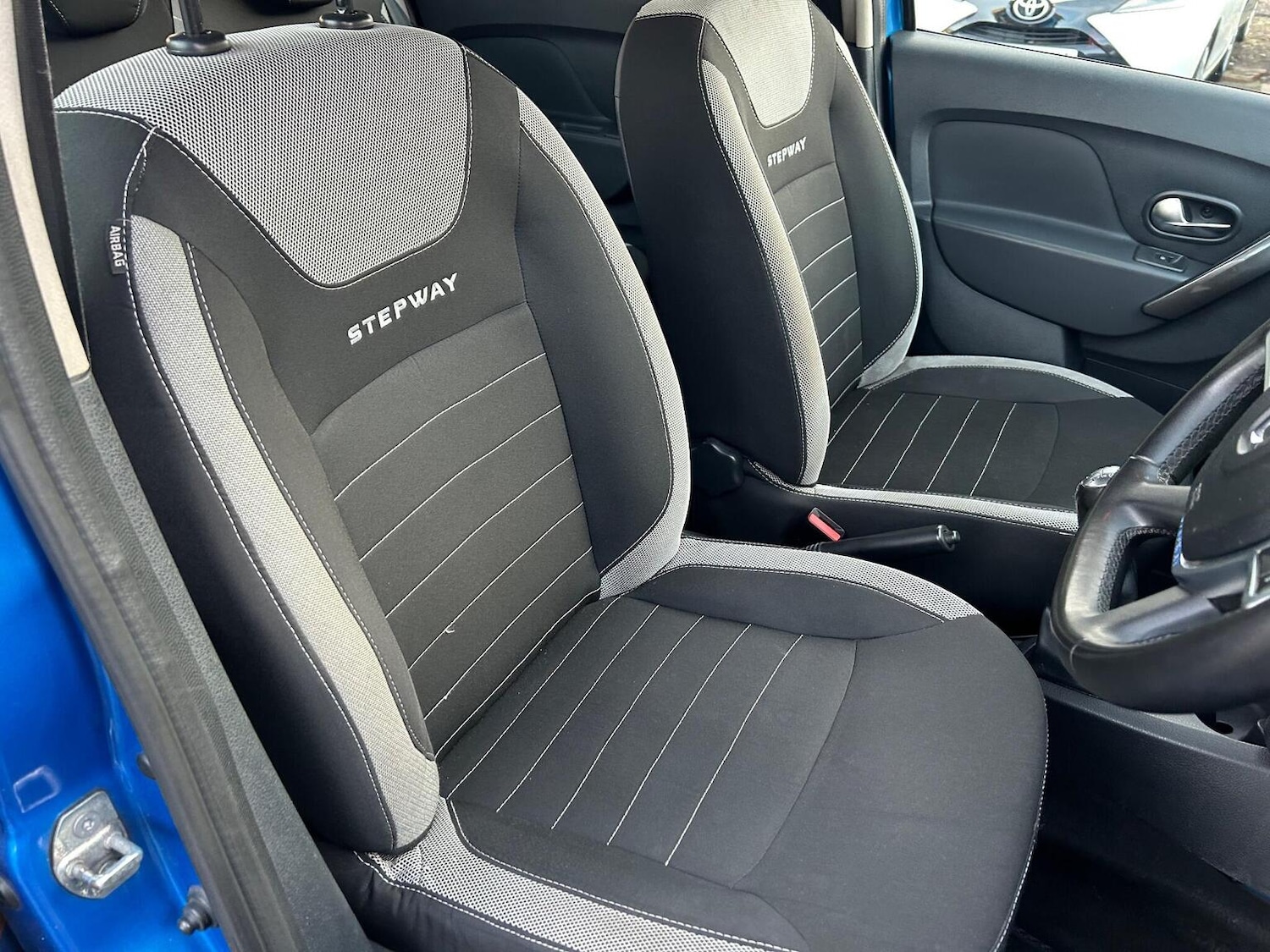 Used Dacia Sandero Stepway 2016 for sale - 76963418: Photo 25