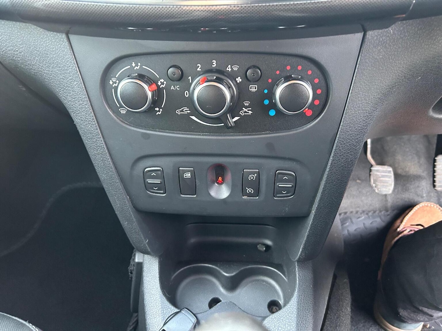 Used Dacia Sandero Stepway 2016 for sale - 76963418: Photo 28