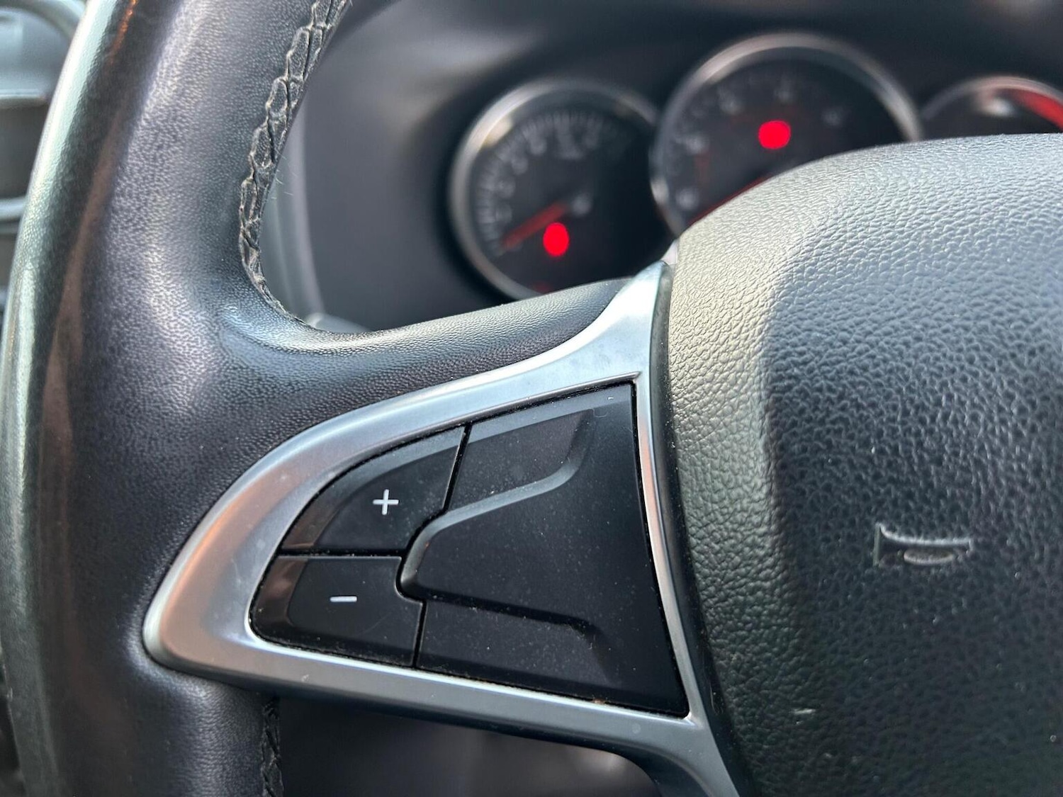 Used Dacia Sandero Stepway 2016 for sale - 76963418: Photo 32