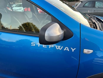 Used Dacia Sandero Stepway 2016 for sale - 76963418: Photo