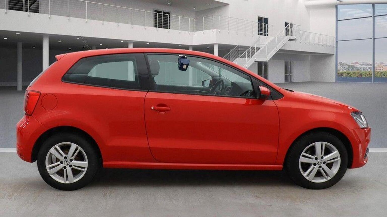Used Volkswagen Polo 2017 for sale - 77844898: Photo 8