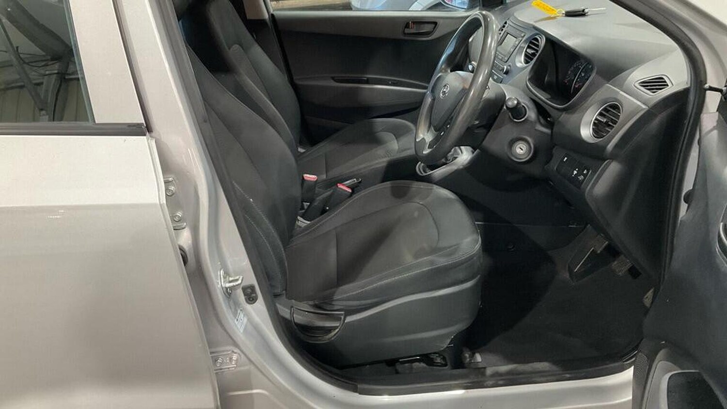 Used Hyundai i10 2017 for sale - 77844886: Photo 11