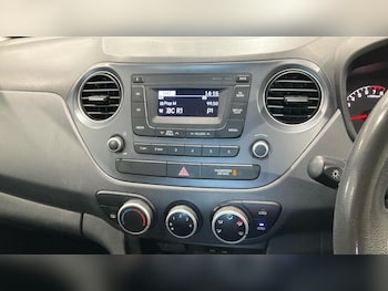 Used Hyundai i10 2017 for sale - 77844886: Photo