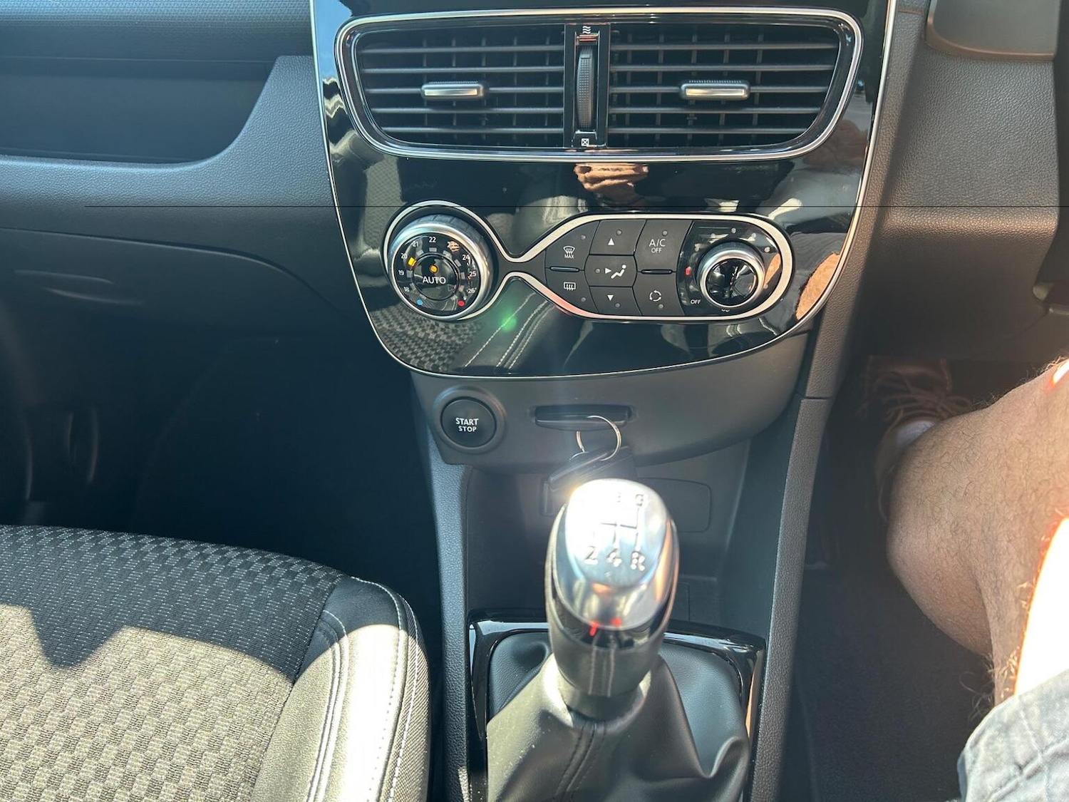 Used Renault Clio 2018 for sale - 76963421: Photo 12