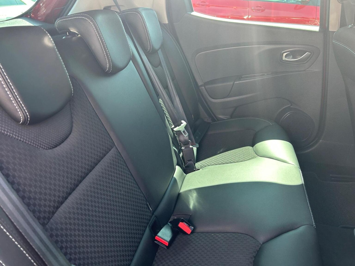 Used Renault Clio 2018 for sale - 76963421: Photo 15