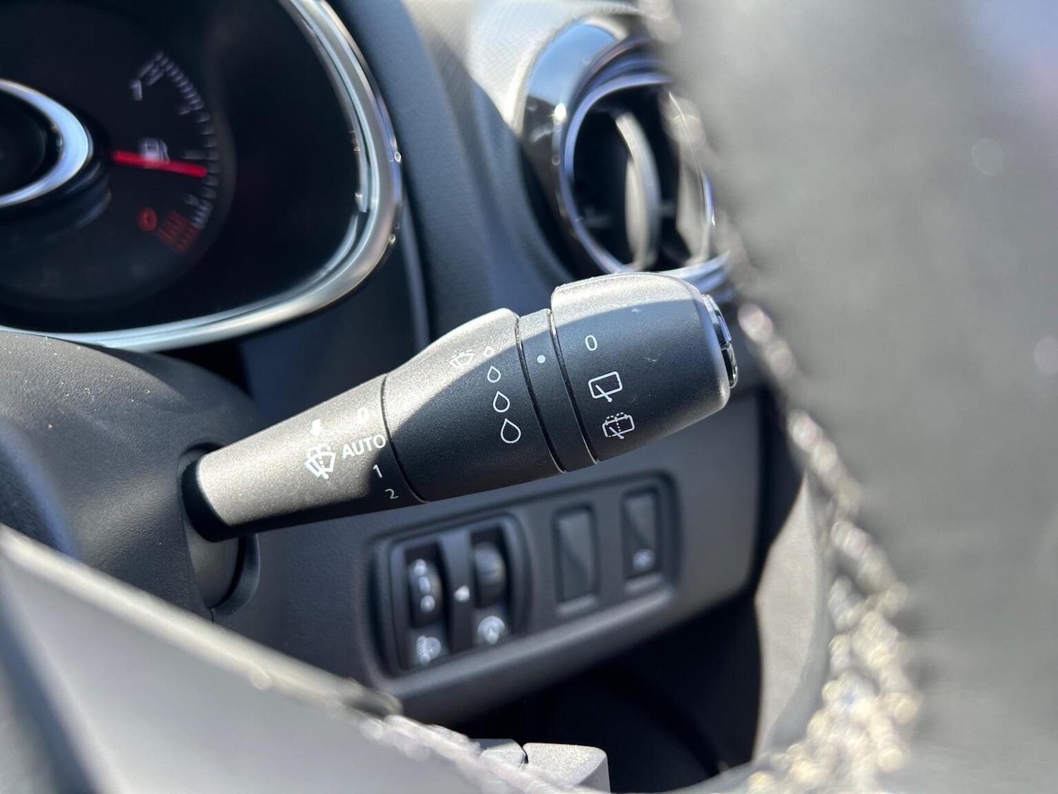 Used Renault Clio 2018 for sale - 76963421: Photo 23