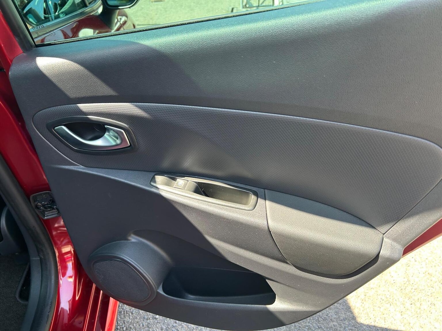 Used Renault Clio 2018 for sale - 76963421: Photo 26