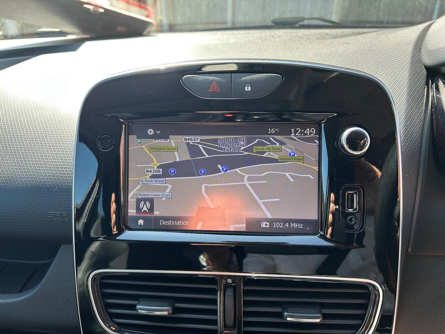 Used Renault Clio 2018 for sale - 76963421: Photo 35