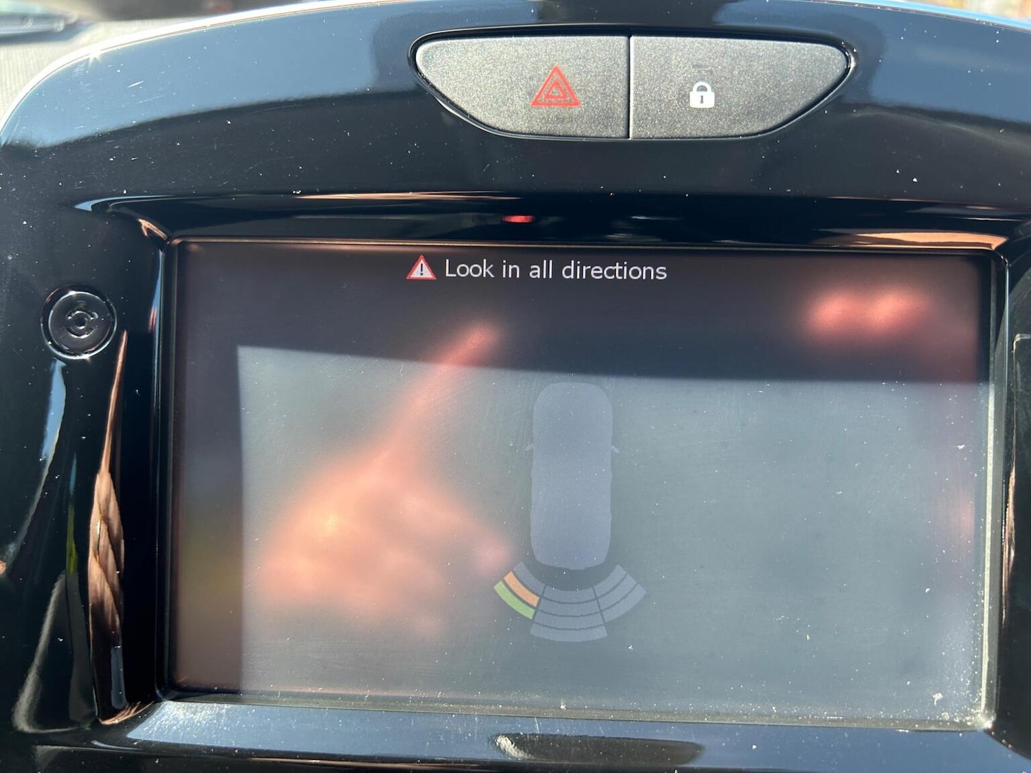 Used Renault Clio 2018 for sale - 76963421: Photo 36