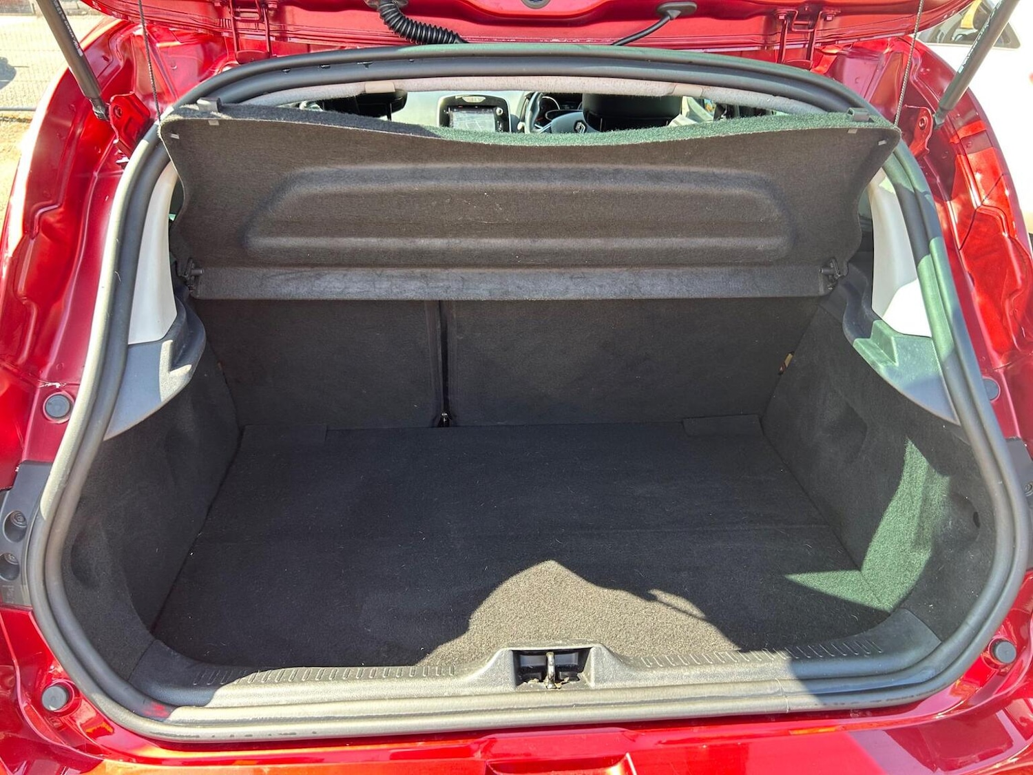 Used Renault Clio 2018 for sale - 76963421: Photo 40