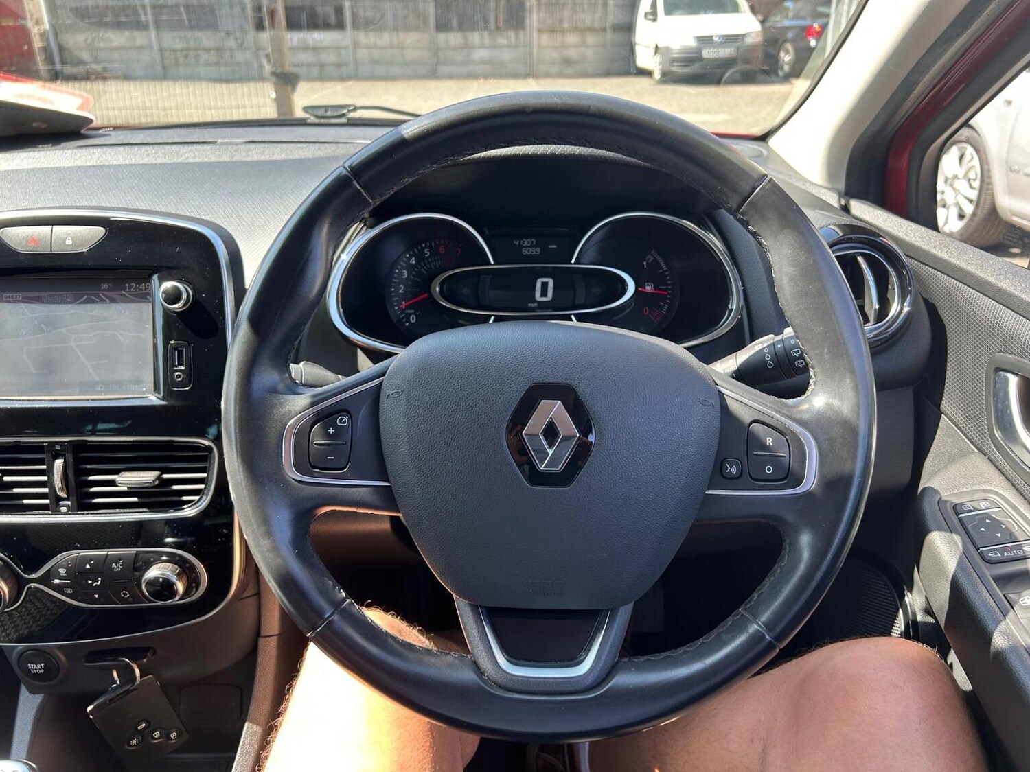 Used Renault Clio 2018 for sale - 76963421: Photo 41