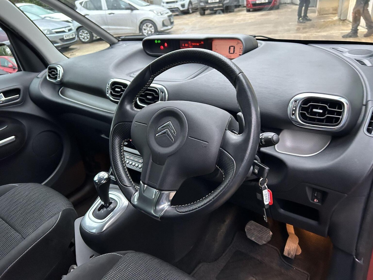 Used Citroen C3 Picasso 2012 for sale - 77643749: Photo 10