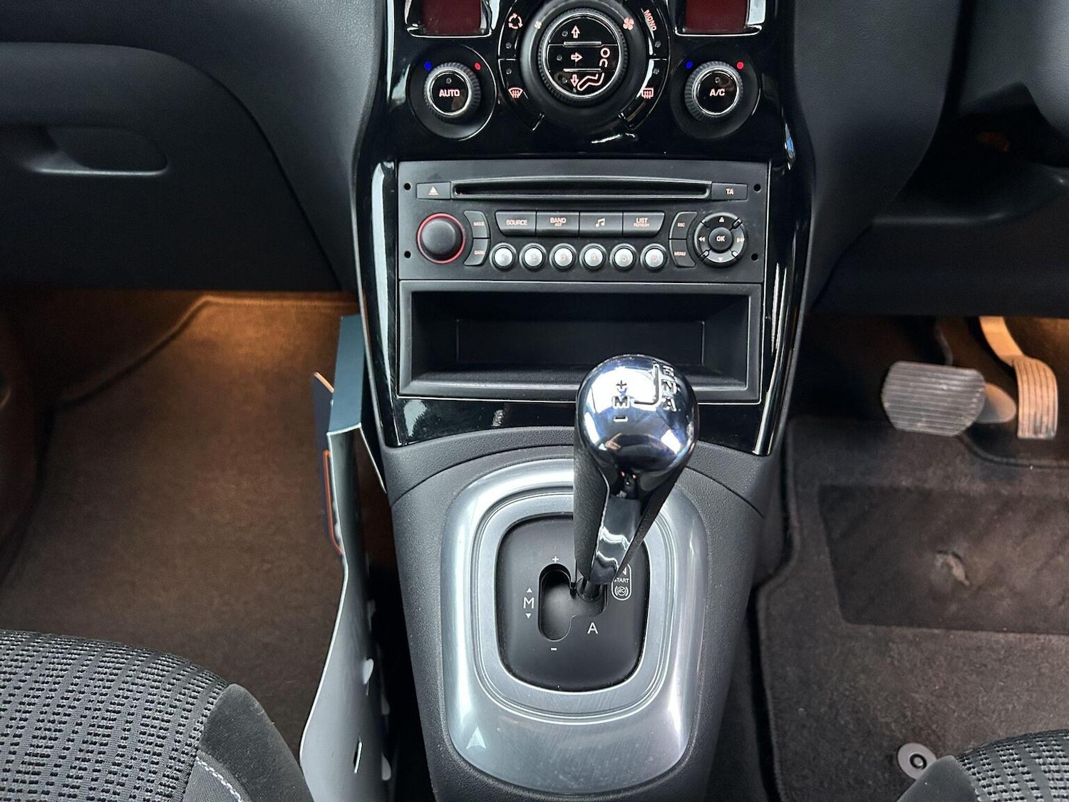 Used Citroen C3 Picasso 2012 for sale - 77643749: Photo 11