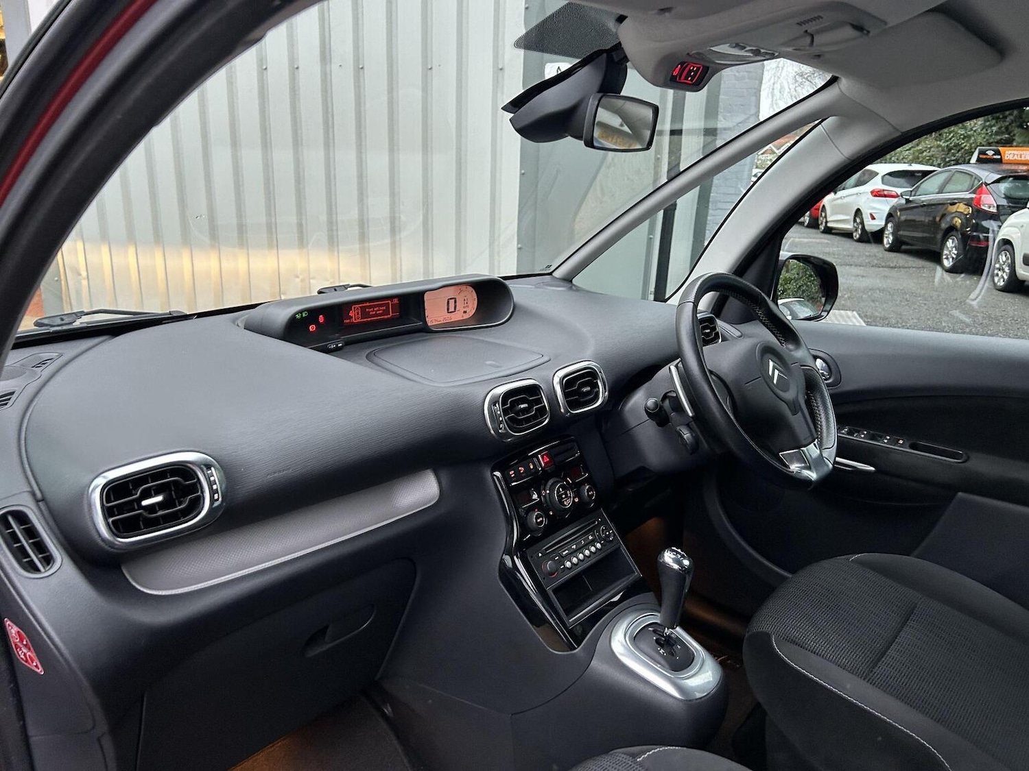 Used Citroen C3 Picasso 2012 for sale - 77643749: Photo 12