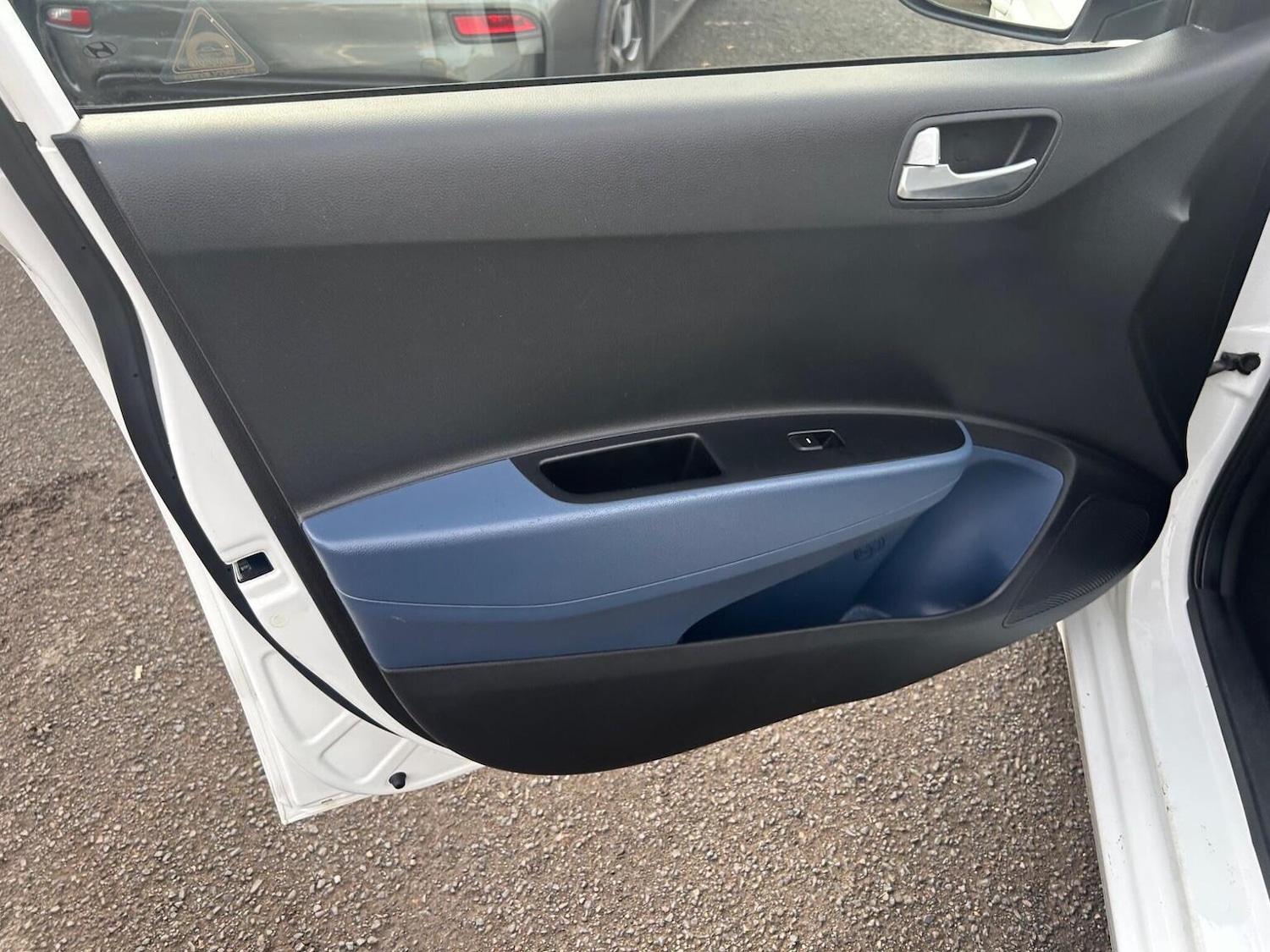 Used Hyundai i10 2015 for sale - 76963246: Photo 28