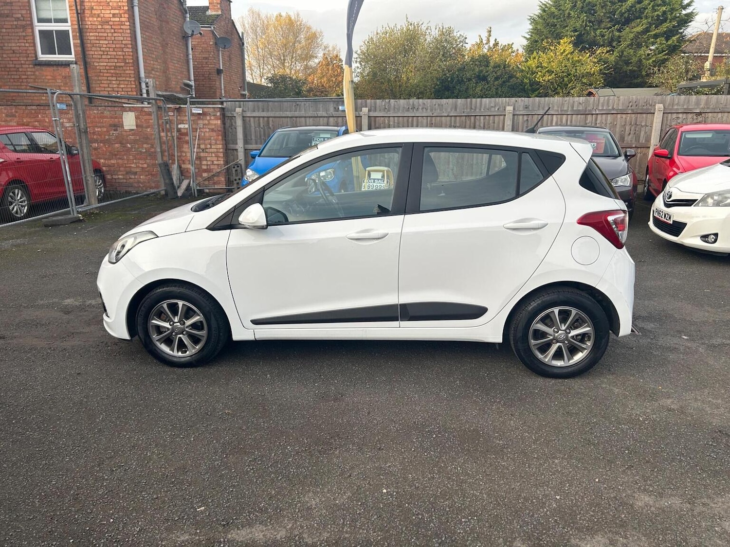 Used Hyundai i10 2015 for sale - 76963246: Photo 6