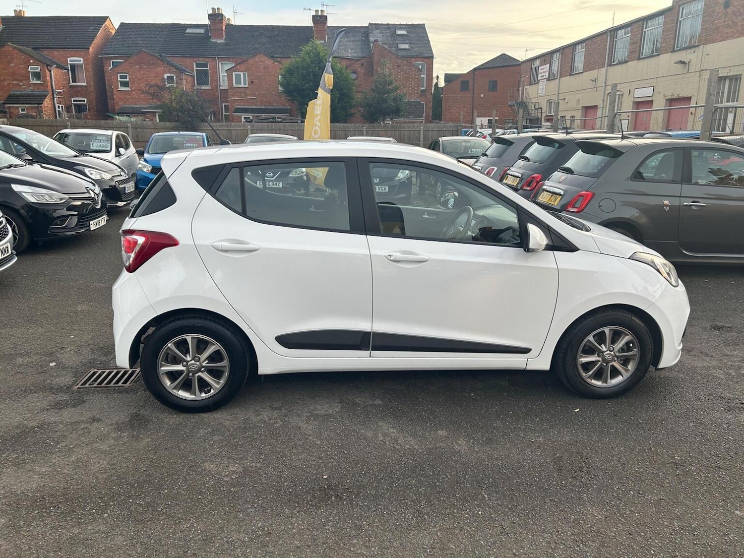 Used Hyundai i10 2015 for sale - 76963246: Photo 8