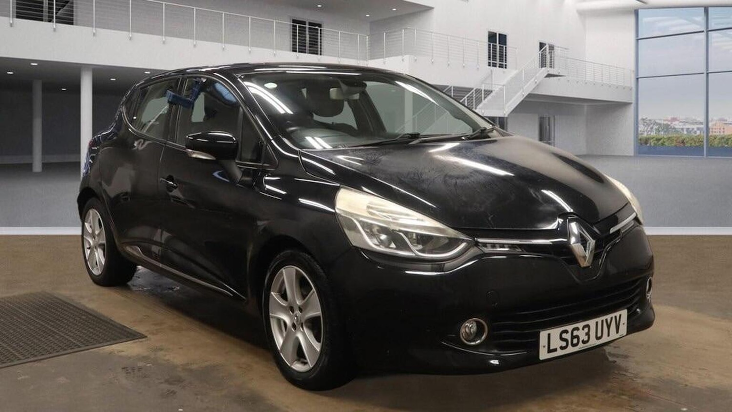 Used Renault Clio 2013 for sale - 77080762: Photo 2