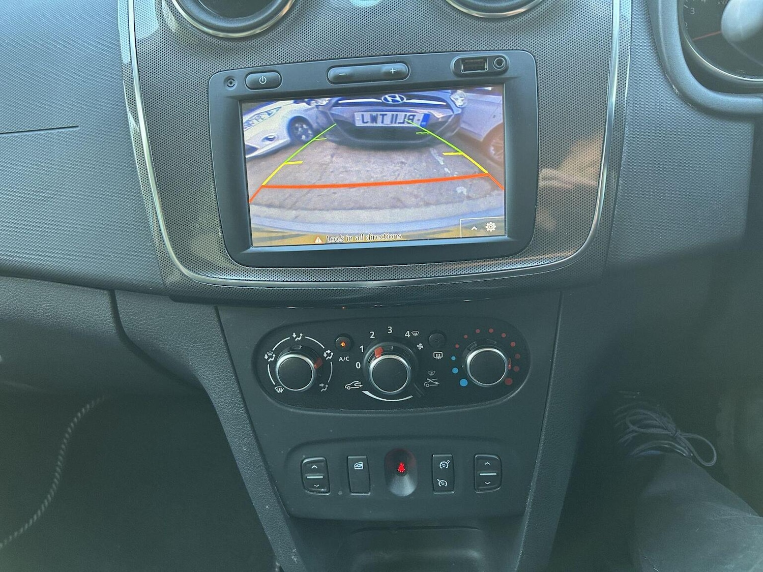 Used Dacia Sandero Stepway 2017 for sale - 77961996: Photo 29