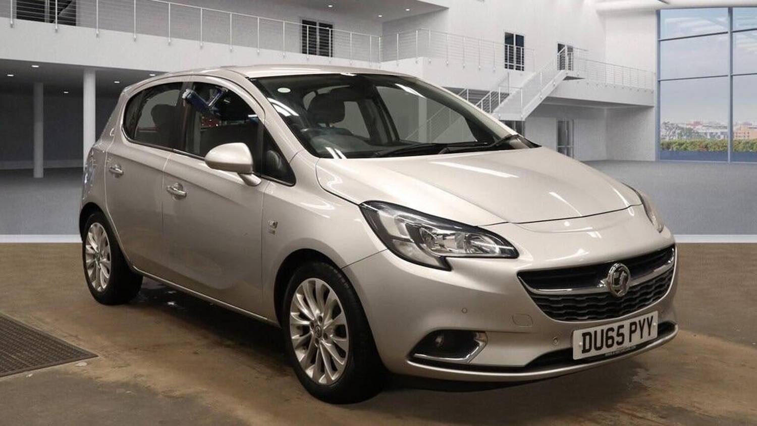 Used Vauxhall Corsa 2015 for sale - 77438470: Photo 2
