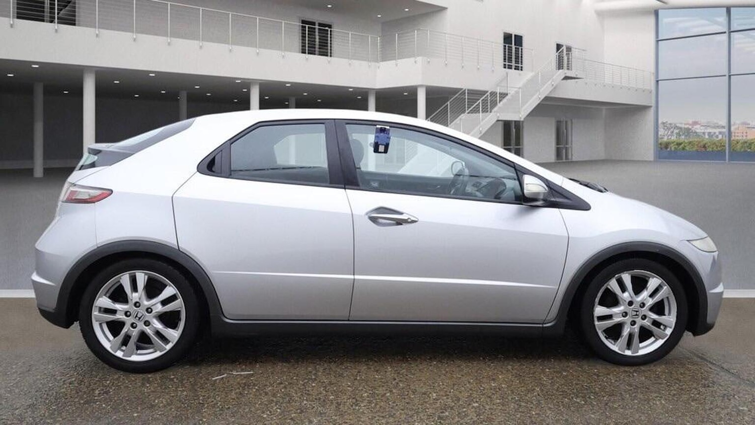 Used Honda Civic 2010 for sale - 77080765: Photo 8