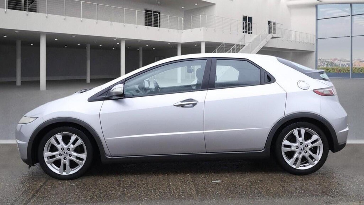 Used Honda Civic 2010 for sale - 77080765: Photo 9