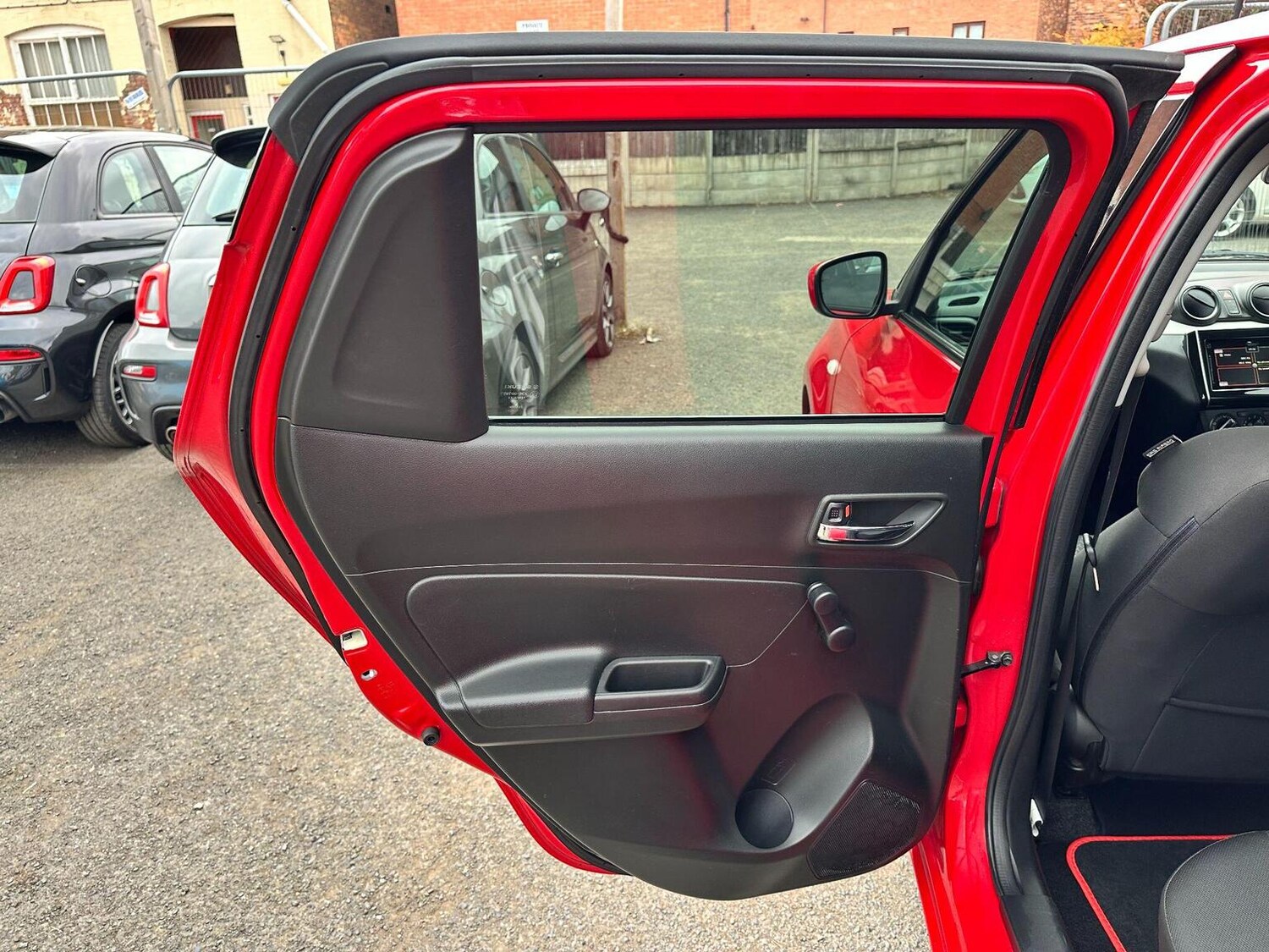 Used Suzuki Swift 2017 for sale - 76963354: Photo 28