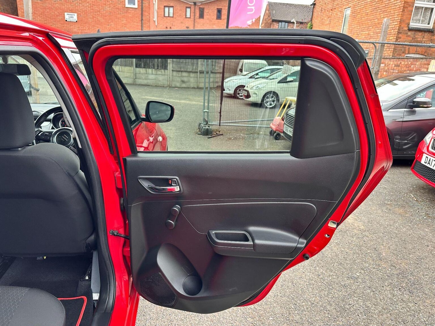 Used Suzuki Swift 2017 for sale - 76963354: Photo 29