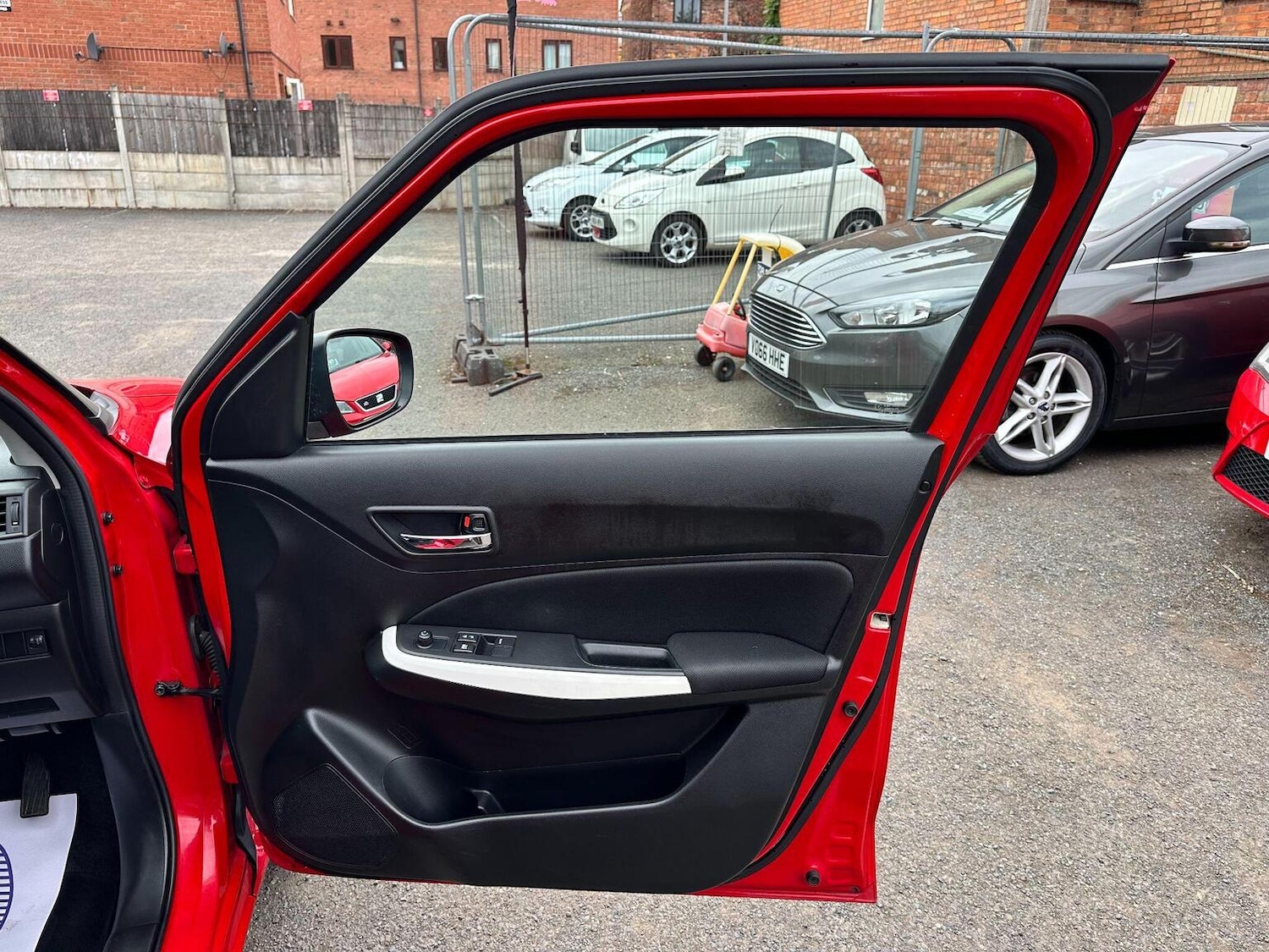 Used Suzuki Swift 2017 for sale - 76963354: Photo 30