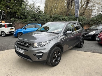 Used Land Rover Discovery Sport 2017 for sale - 77681817: Photo