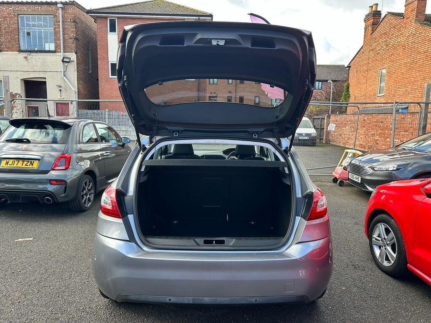 Used Peugeot 308 2014 for sale - 76963382: Photo 37